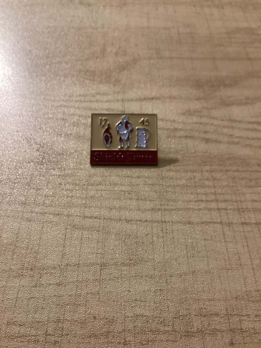 Colonial Williamsburg Shields Tavern Lapel Pin